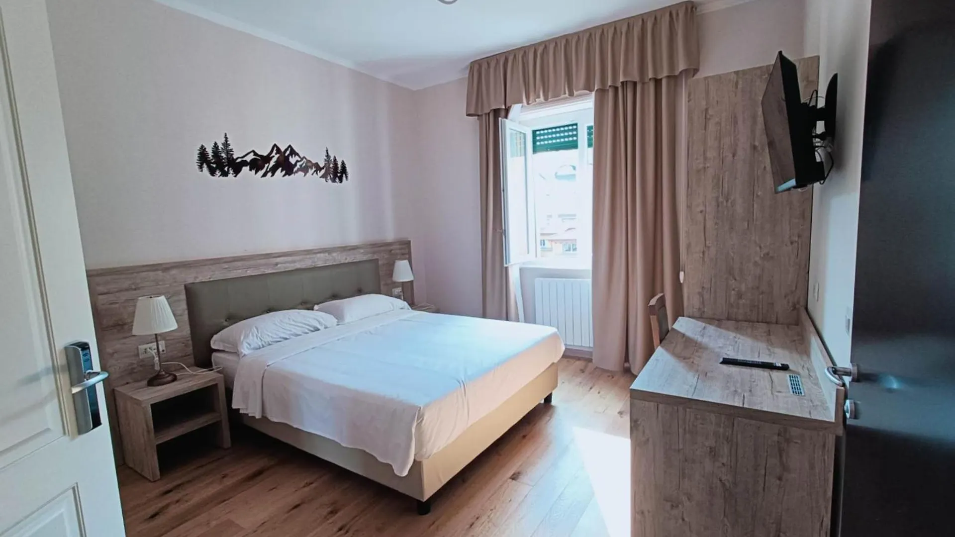 Guesthouse Central Station Group - Via Ponte Seveso 18 contacts