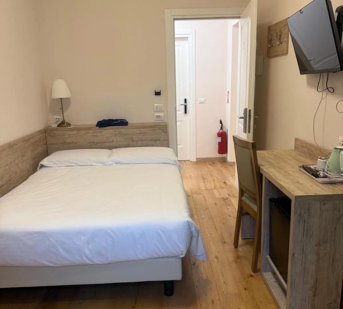 Guesthouse Central Station Group - Via Ponte Seveso 18 Milan