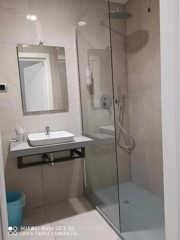 Gæstehus Guesthouse Central Station Group - Via Ponte Seveso 18 Milano Italien