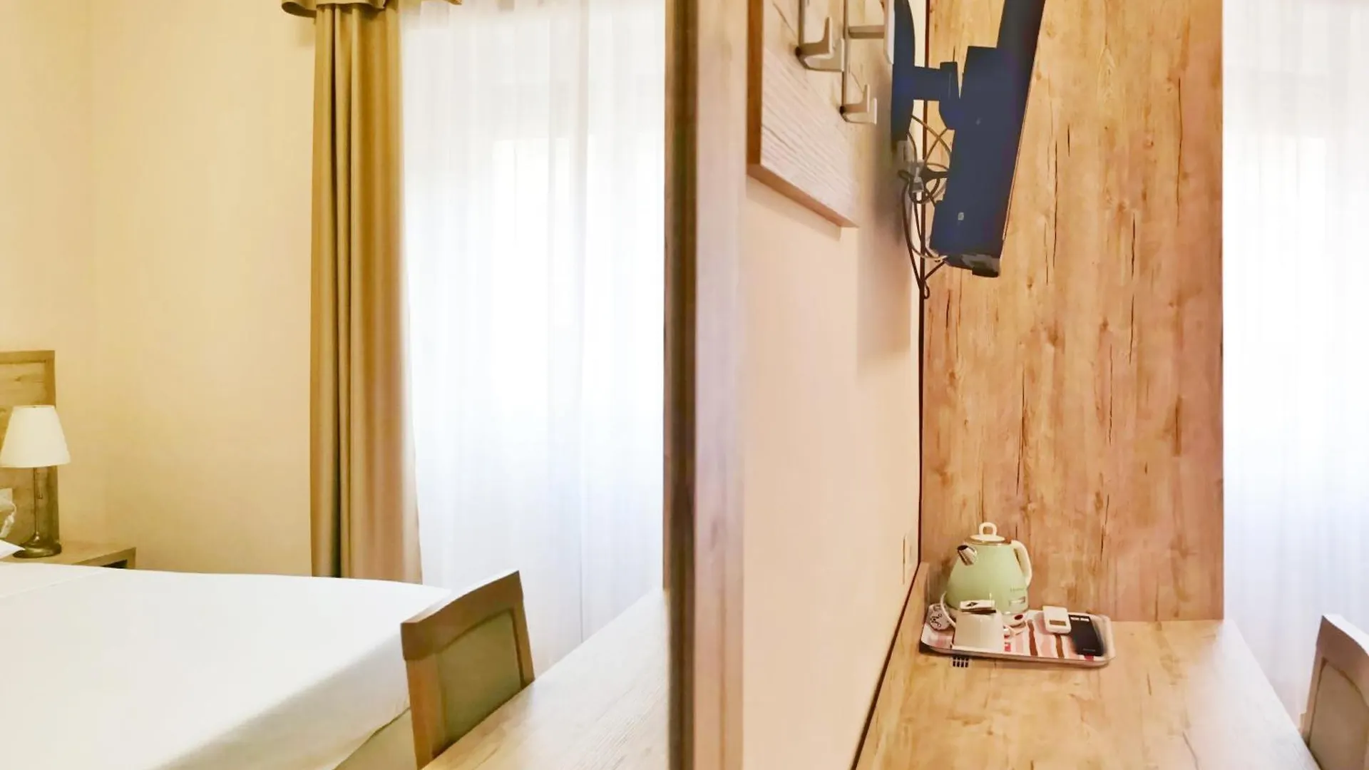 Guesthouse Central Station Group - Via Ponte Seveso 18 Milano Italien